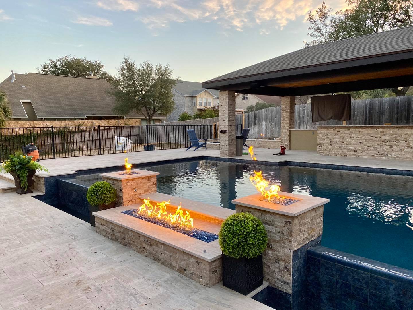 Custom Poolside Firepits by Alonso Aquatics | Orlando's Premier Pool & Spa Builder | Alonso Aquatics, LLC. | AlonosoAquaticsPools.com